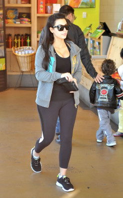 Kim Kardashian pic #566275