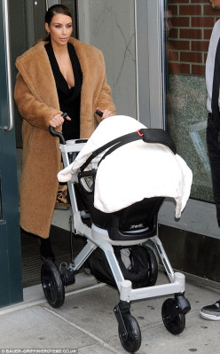 Kim Kardashian pic #649400