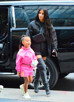 Kim Kardashian pic #1044881