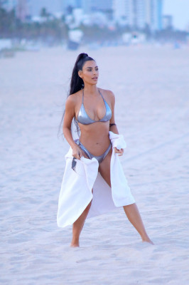 Kim Kardashian pic #1060150