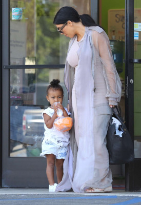Kim Kardashian pic #789486