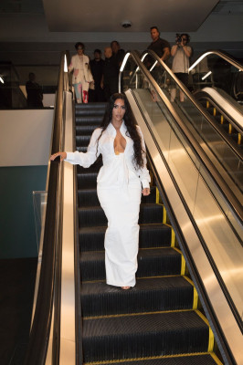 Kim Kardashian pic #1054918