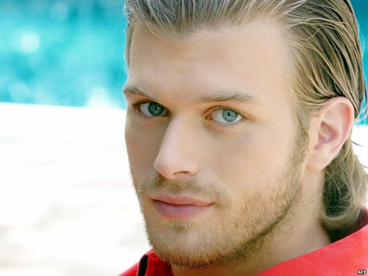 photo 3 in Kivanc Tatlitug gallery [id543436] 2012-10-15 00:00:00