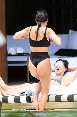 Kourtney Kardashian pic #1000532