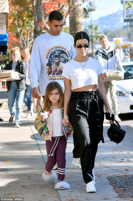 Kourtney Kardashian pic #995143