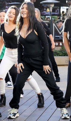 Kourtney Kardashian pic #998191