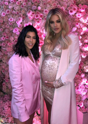 Kourtney Kardashian pic #1021950