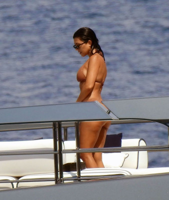 Kourtney Kardashian pic #1050231