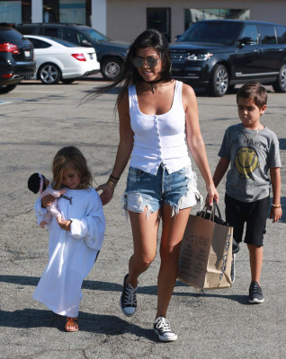 Kourtney Kardashian pic #870524