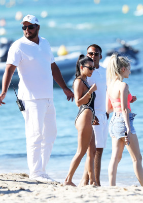 Kourtney Kardashian pic #949067
