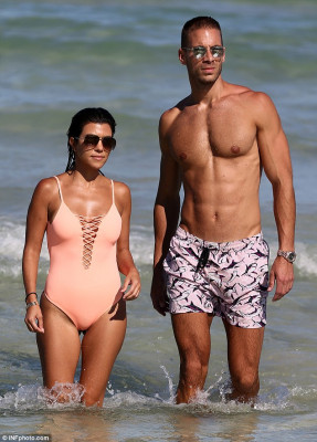 Kourtney Kardashian pic #878850