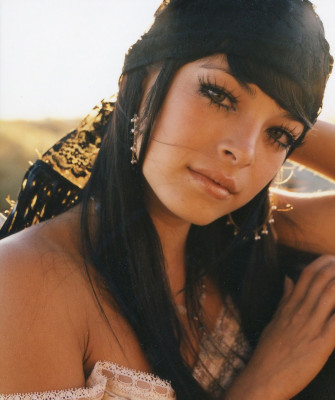 Kristin Kreuk pic #129835
