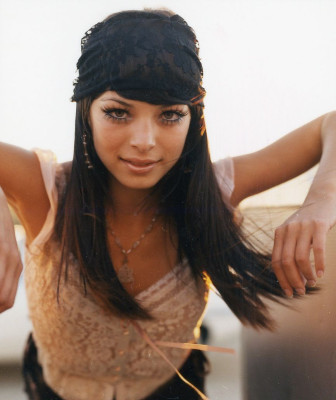 Kristin Kreuk pic #274165