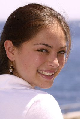 Kristin Kreuk pic #274503