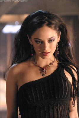 Kristin Kreuk pic #214101