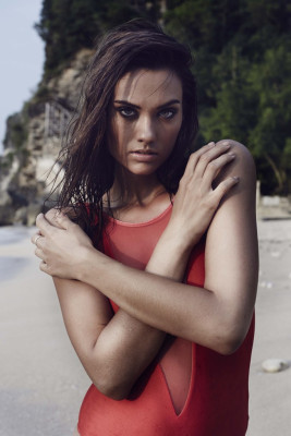 Laura James pic #759764