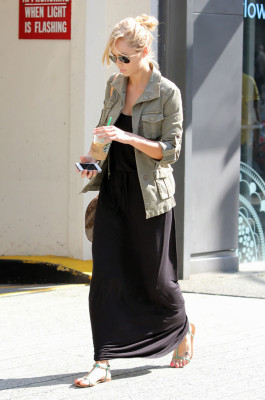 photo 29 in Laura Vandervoort gallery [id515232] 2012-07-24 00:00:00