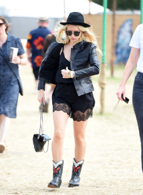 photo 5 in Lottie Moss gallery [id1151913] 2019-07-15 00:00:00