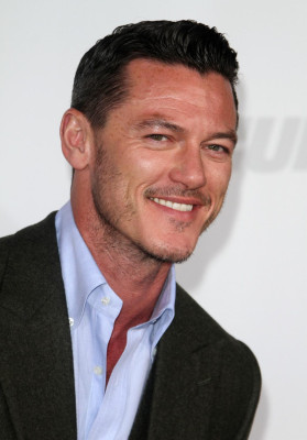Luke Evans pic #768027