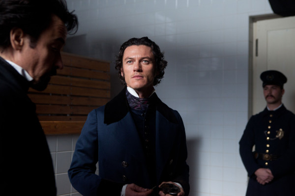 Luke Evans pic #734023