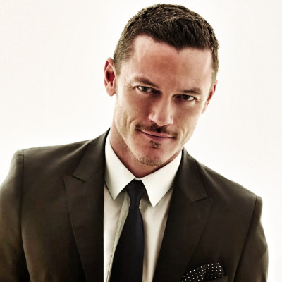Luke Evans pic #732840