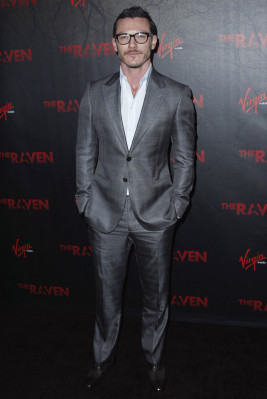Luke Evans pic #742097