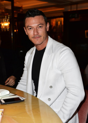 Luke Evans pic #899545