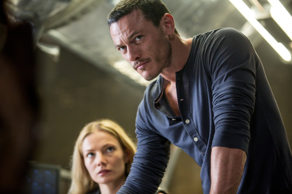 Luke Evans pic #696139