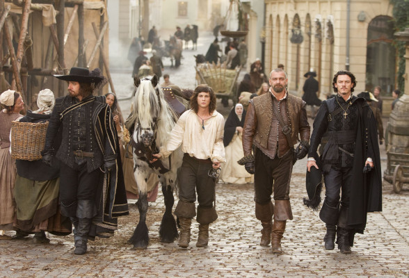 Luke Evans pic #694658