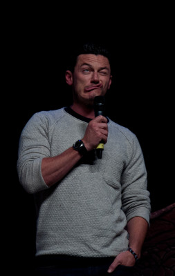 Luke Evans pic #771583