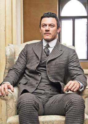 Luke Evans pic #937009