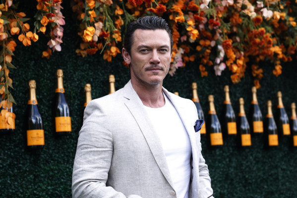 Luke Evans pic #941947