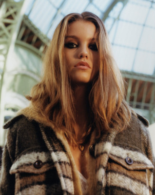 Luna Bijl pic #999022