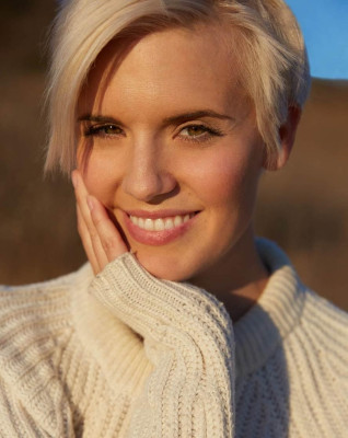 photo 17 in Maggie Grace gallery [id985633] 2017-12-04 00:00:00