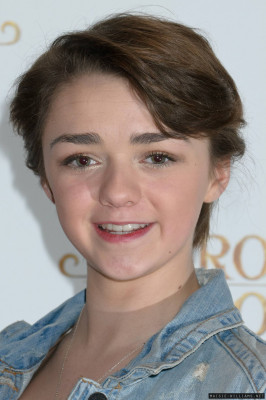 Maisie Williams pic #711087