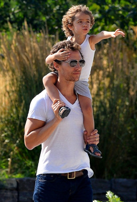 photo 20 in Matthew McConaughey gallery [id516194] 2012-07-27 00:00:00