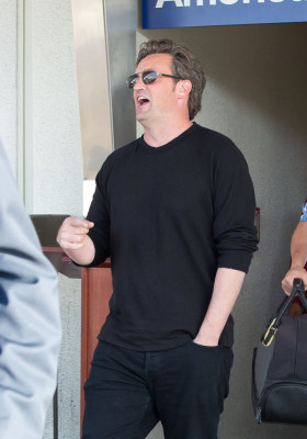 photo 3 in Matthew Perry gallery [id627798] 2013-08-25 00:00:00