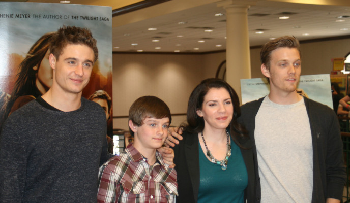 Max Irons pic #673212
