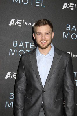 photo 18 in Max Thieriot gallery [id1281350] 2021-11-18 00:00:00
