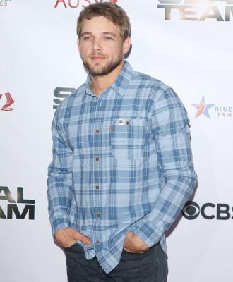 photo 5 in Max Thieriot gallery [id1260035] 2021-07-13 00:00:00