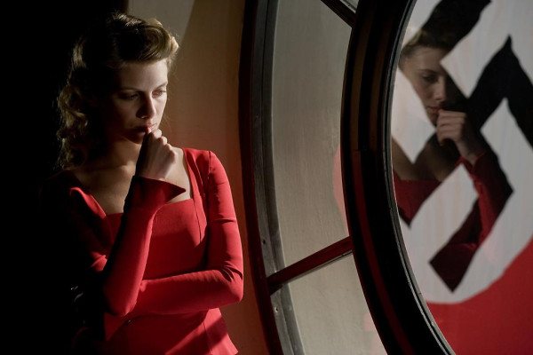 photo 7 in Melanie Laurent gallery [id223423] 2010-01-08 00:00:00