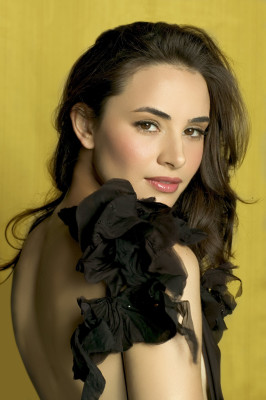 Mia Maestro pic #33577