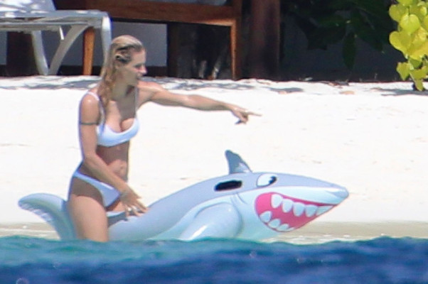 Michelle Hunziker pic #1059000