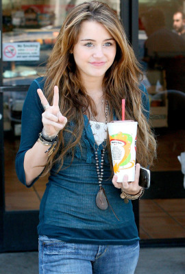 photo 26 in Miley gallery [id149621] 2009-04-23 00:00:00