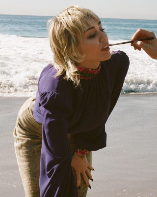 photo 14 in Miley Cyrus gallery [id1276735] 2021-10-21 00:00:00