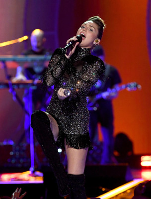 Miley Cyrus pic #965684