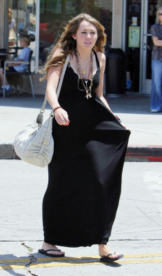 photo 22 in Miley Cyrus gallery [id158921] 2009-06-01 00:00:00
