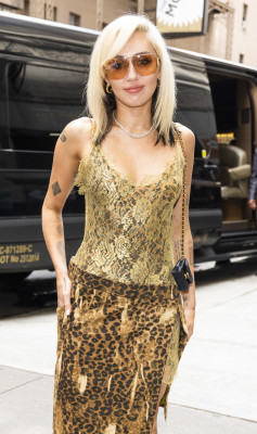 Miley Cyrus pic #1303132