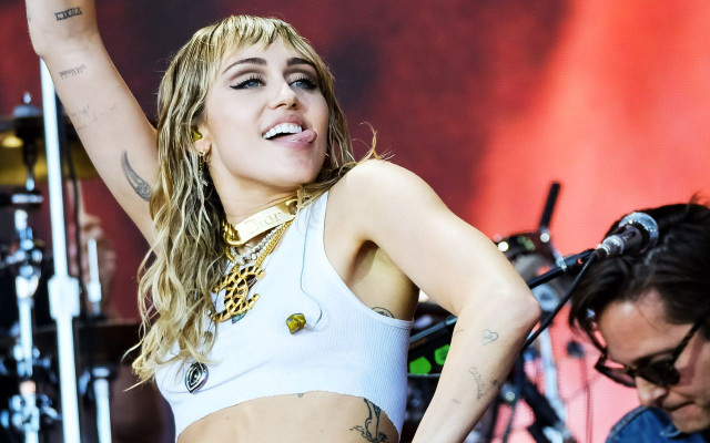 Miley Cyrus pic #1157691