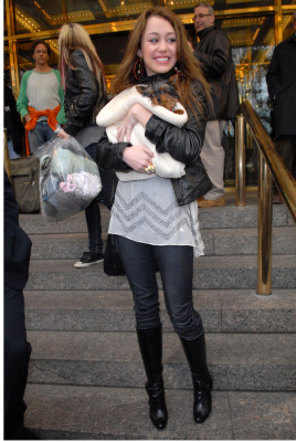 photo 8 in Miley Cyrus gallery [id147779] 2009-04-17 00:00:00